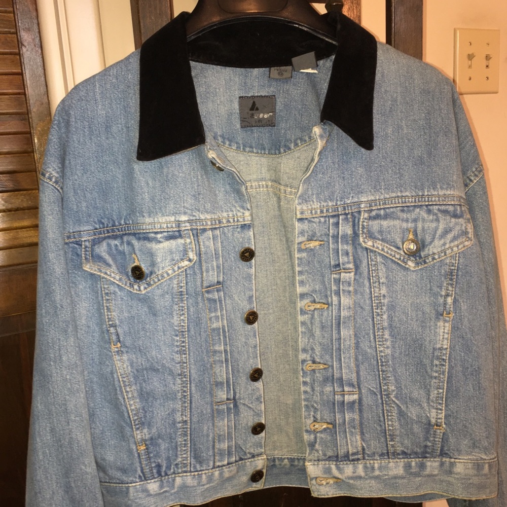 LizWear Vintage Light Wash Denim Jacket